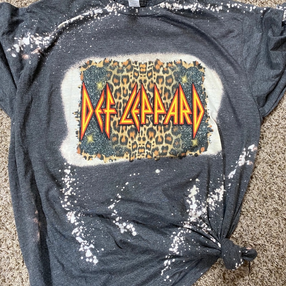 Bleached Def Leppard T-shirt
